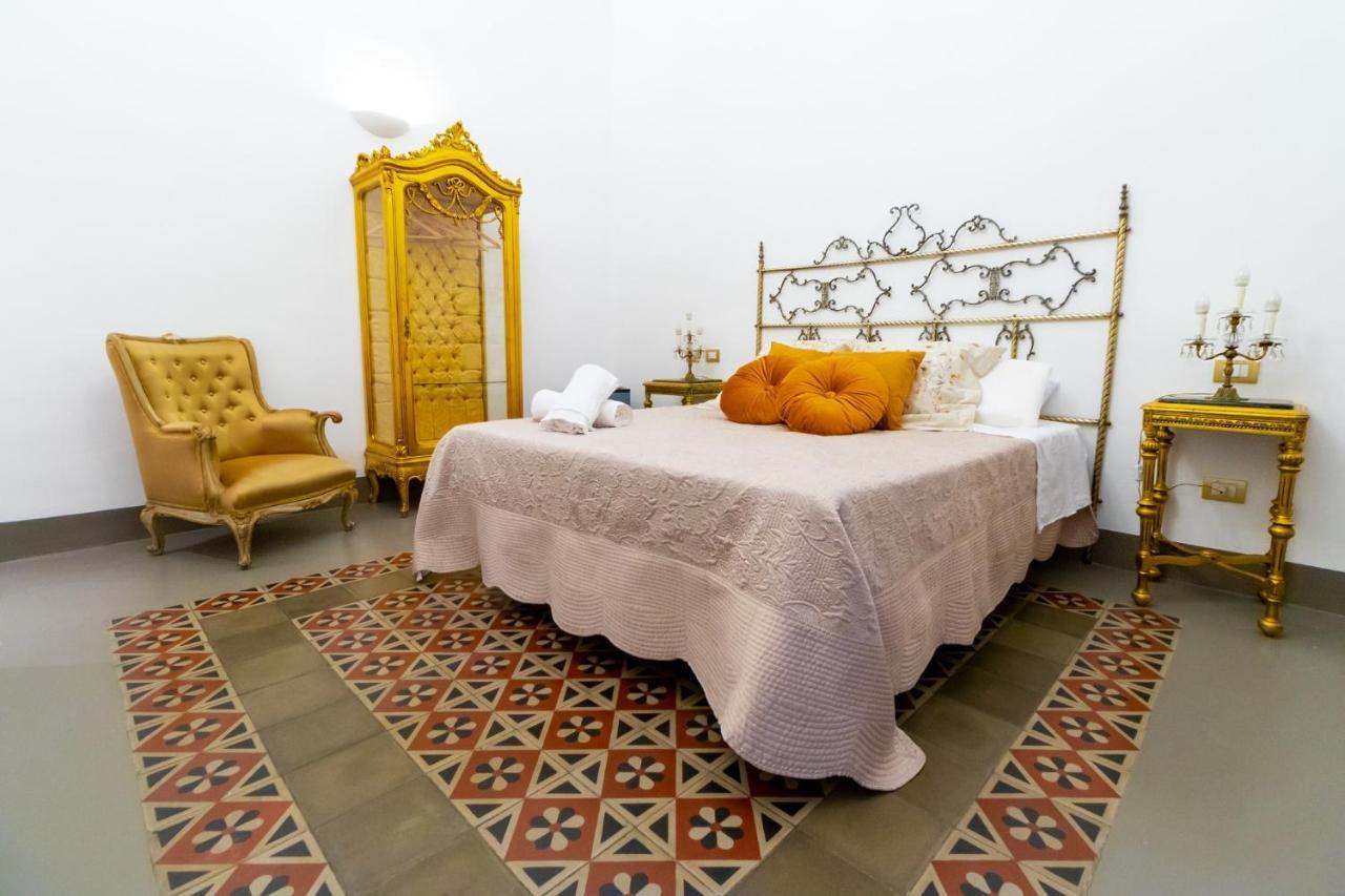 Pupi E Pupari Bed & Breakfast Catania Eksteriør bilde
